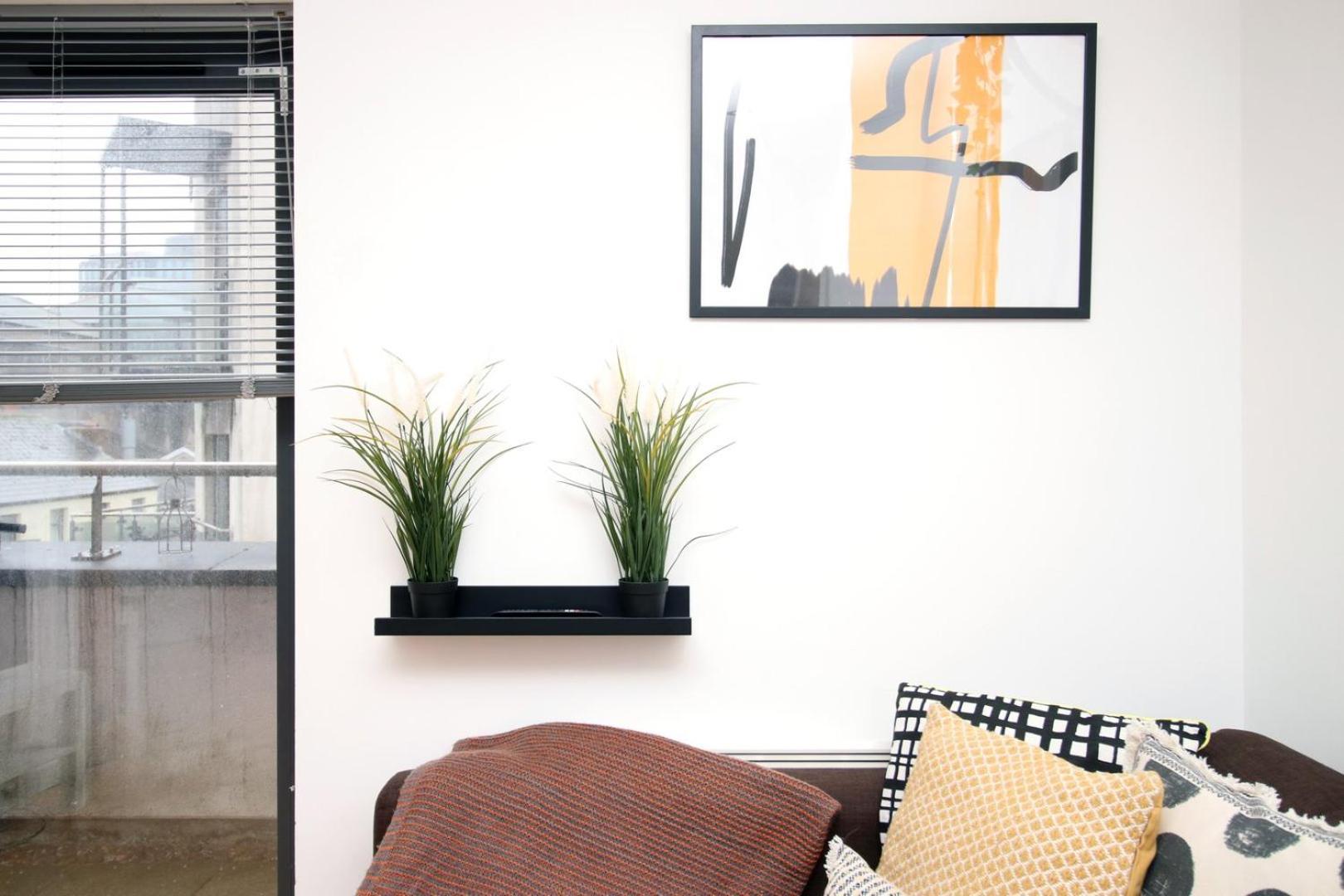 Centrally Located Spacious 2Br | Cohost Partners Кардіфф Екстер'єр фото