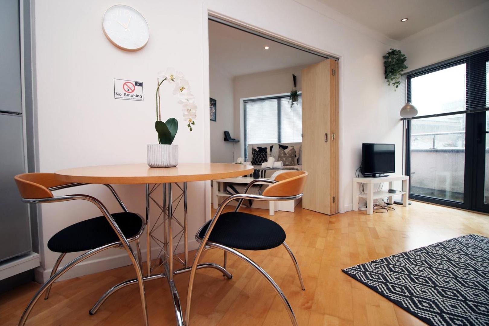 Centrally Located Spacious 2Br | Cohost Partners Кардіфф Екстер'єр фото
