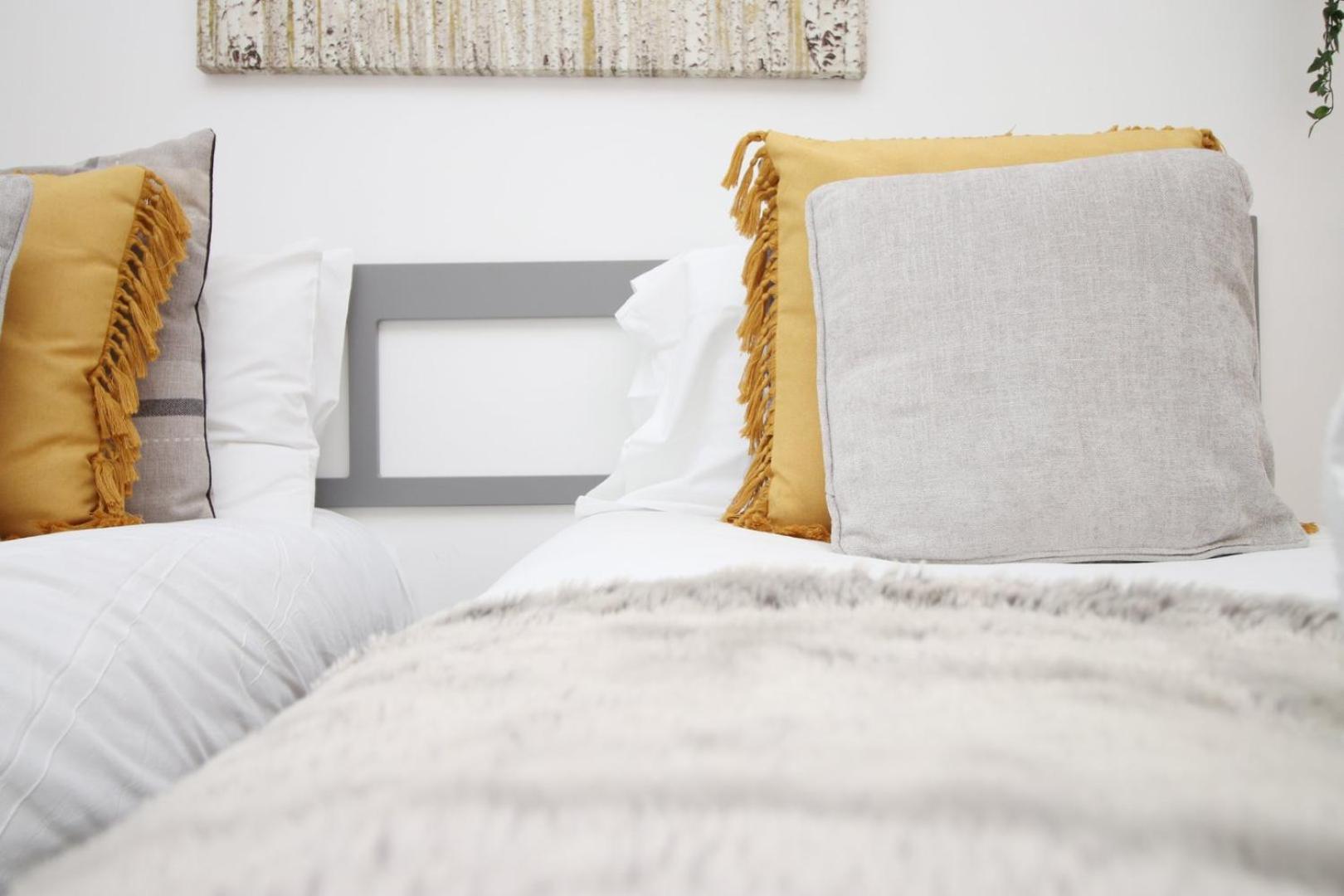 Centrally Located Spacious 2Br | Cohost Partners Кардіфф Екстер'єр фото