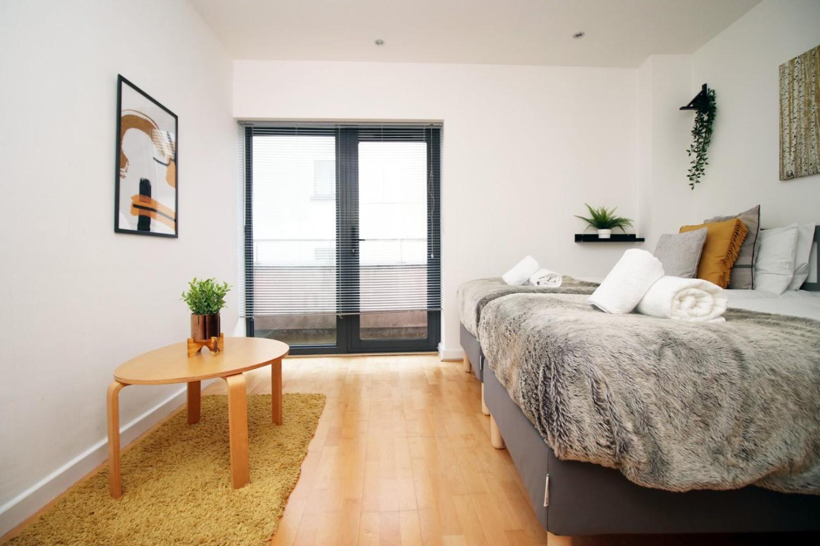 Centrally Located Spacious 2Br | Cohost Partners Кардіфф Екстер'єр фото